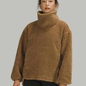 Lululemon Warm Restore Sherpa Pullover in Gold Buff - Size - M/L